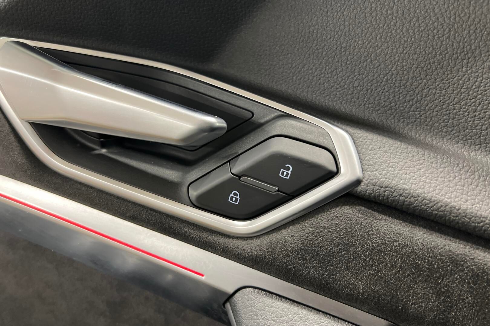 Audi e-tron iso kuva 15