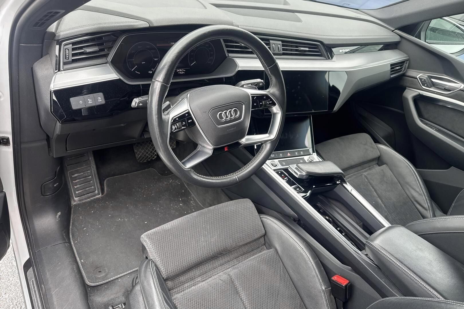 Audi e-tron iso kuva 2