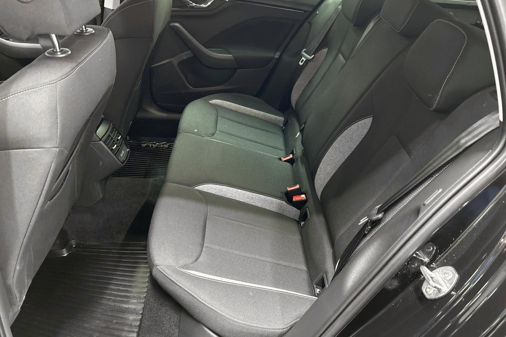 Skoda Scala iso kuva 9