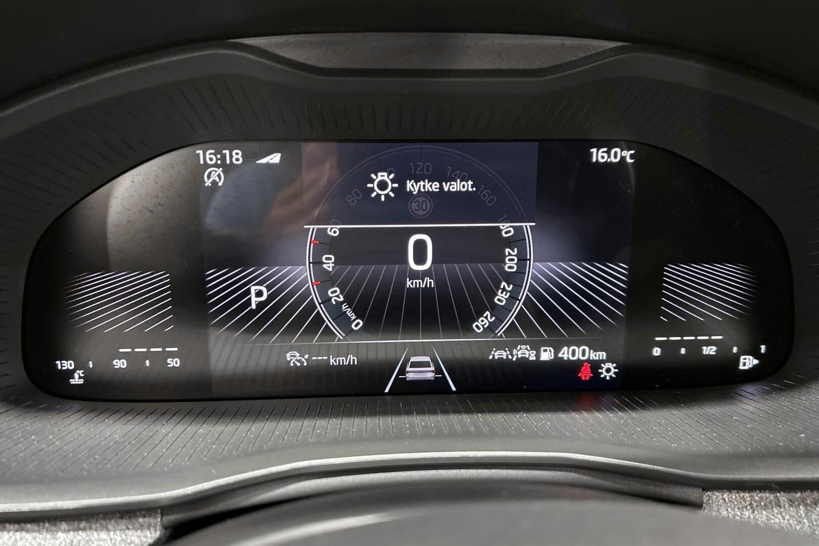 Skoda Scala iso kuva 12