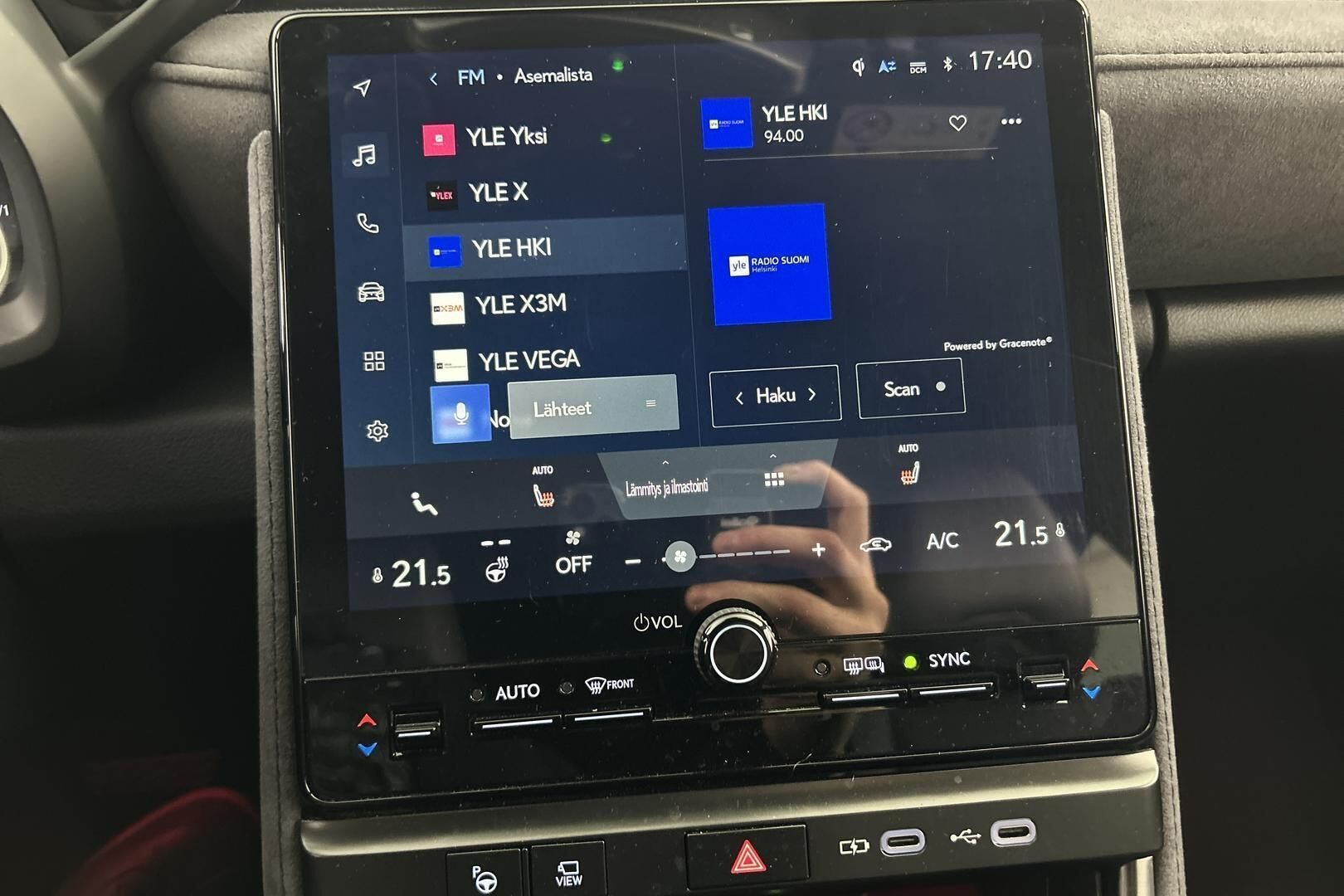 Lexus LBX iso kuva 13