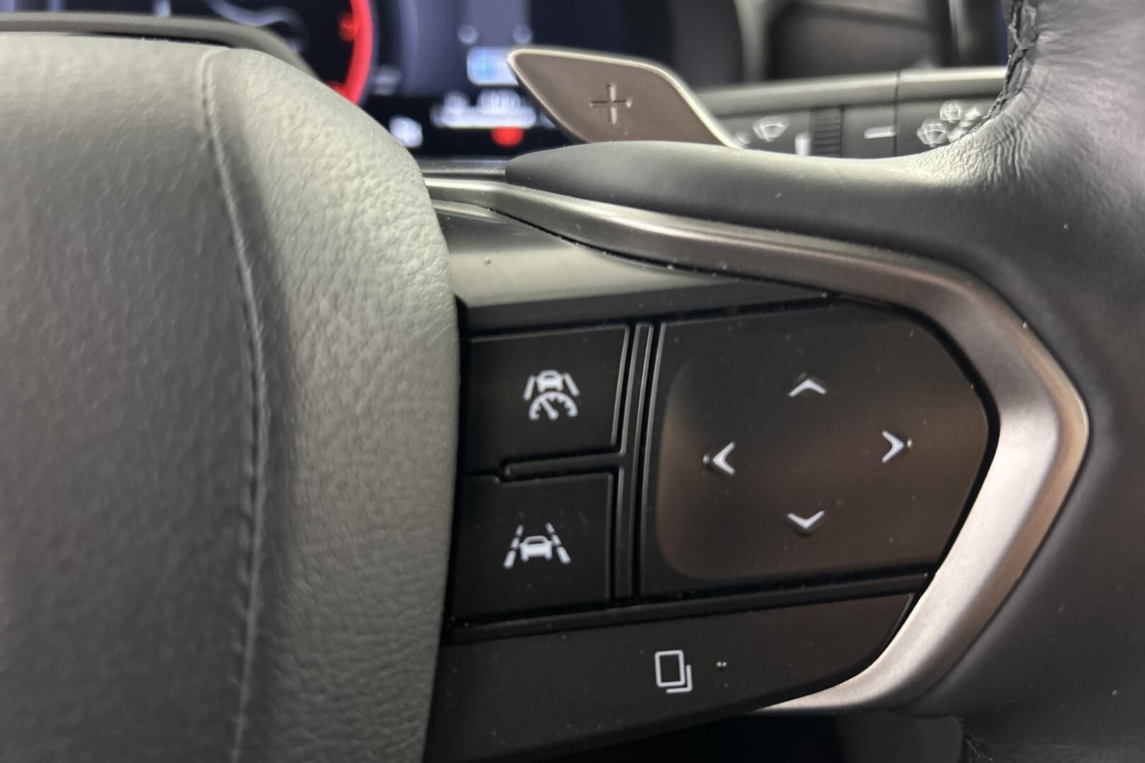 Lexus LBX iso kuva 18