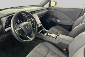 Lexus LBX esikatselu 6