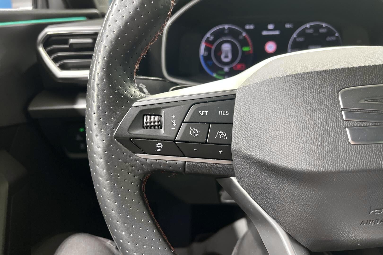 Seat Leon Sportstourer iso kuva 17