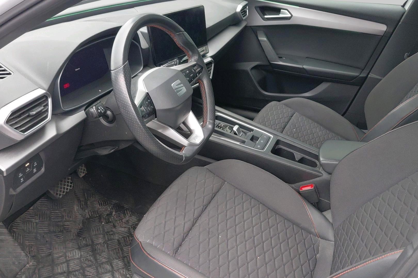 Seat Leon Sportstourer iso kuva 2