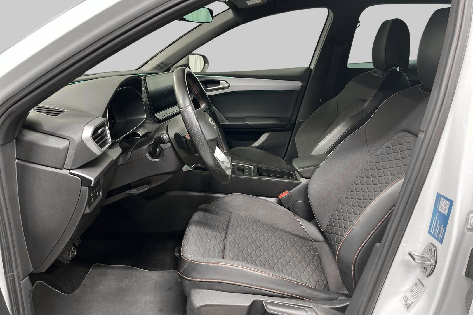 Seat Leon Sportstourer iso kuva 9
