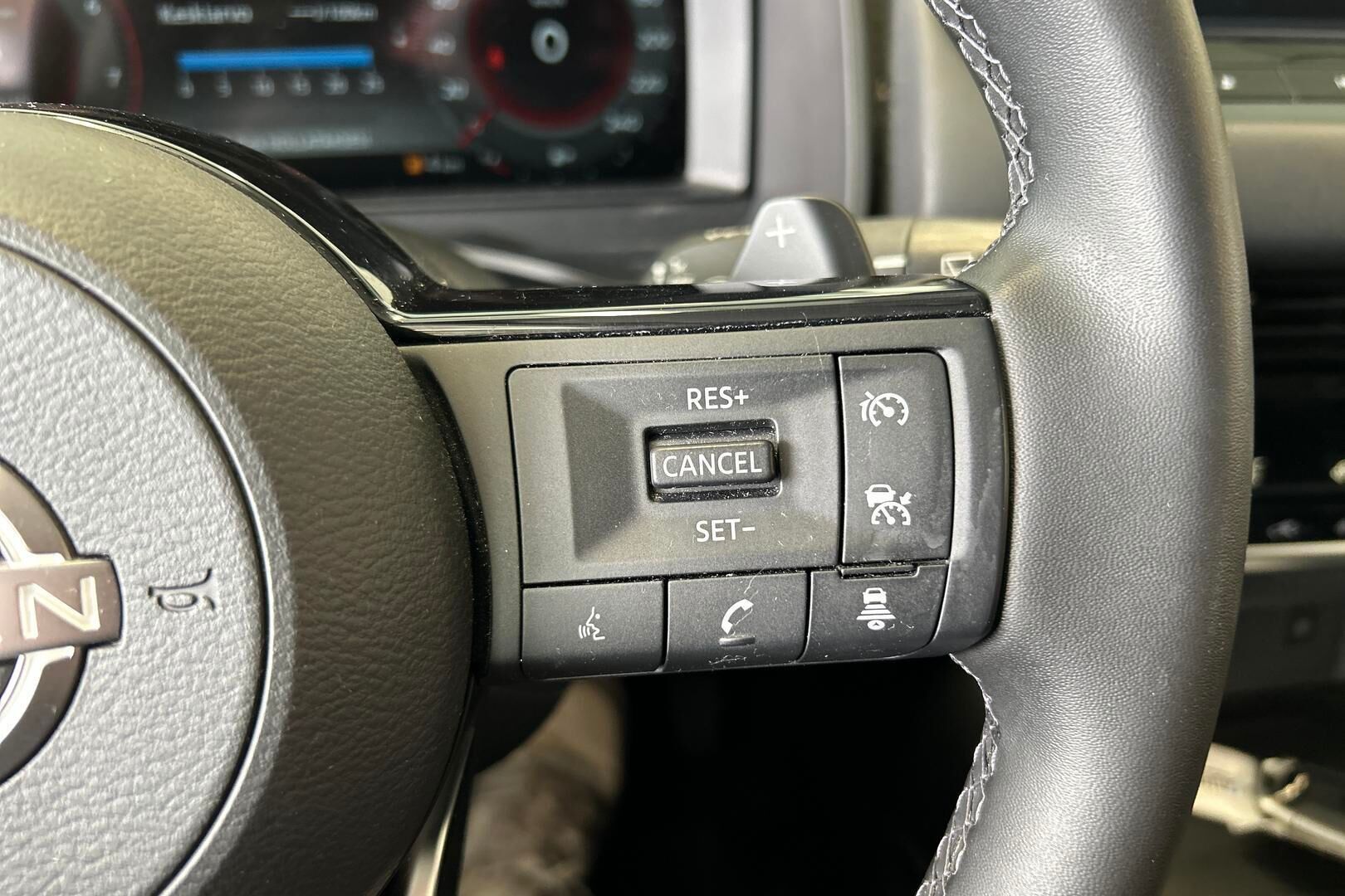 Nissan Qashqai iso kuva 16