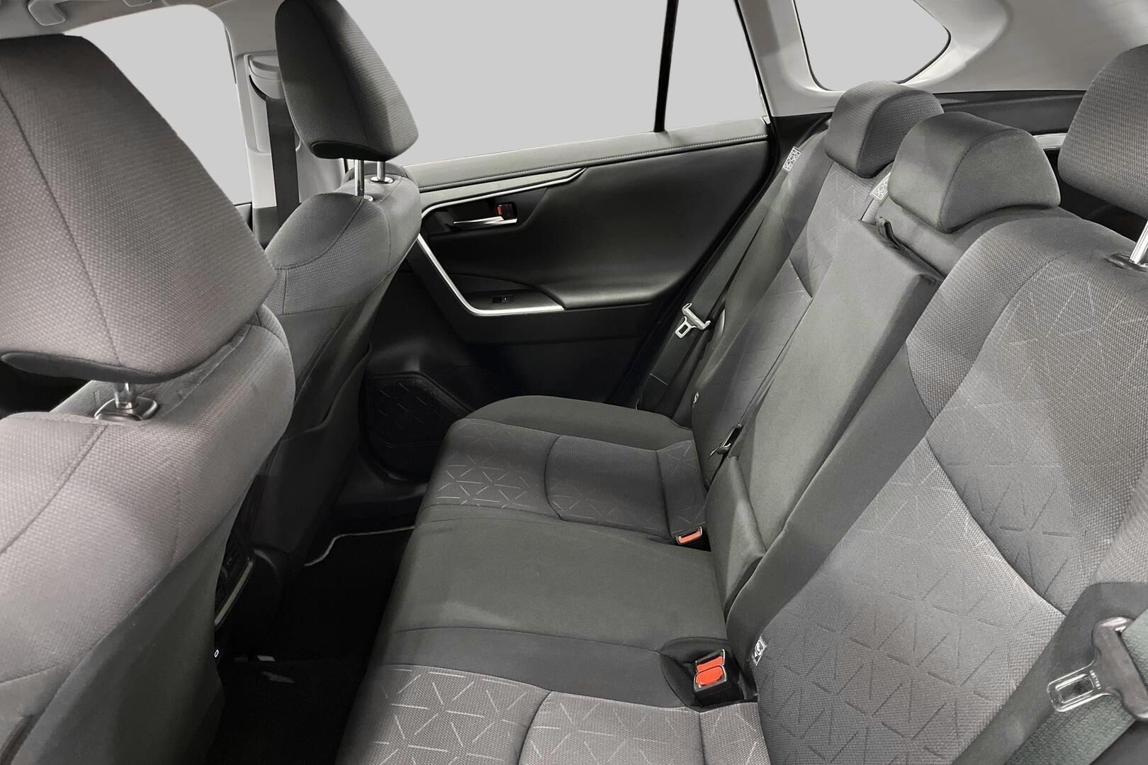 Toyota RAV4 iso kuva 9