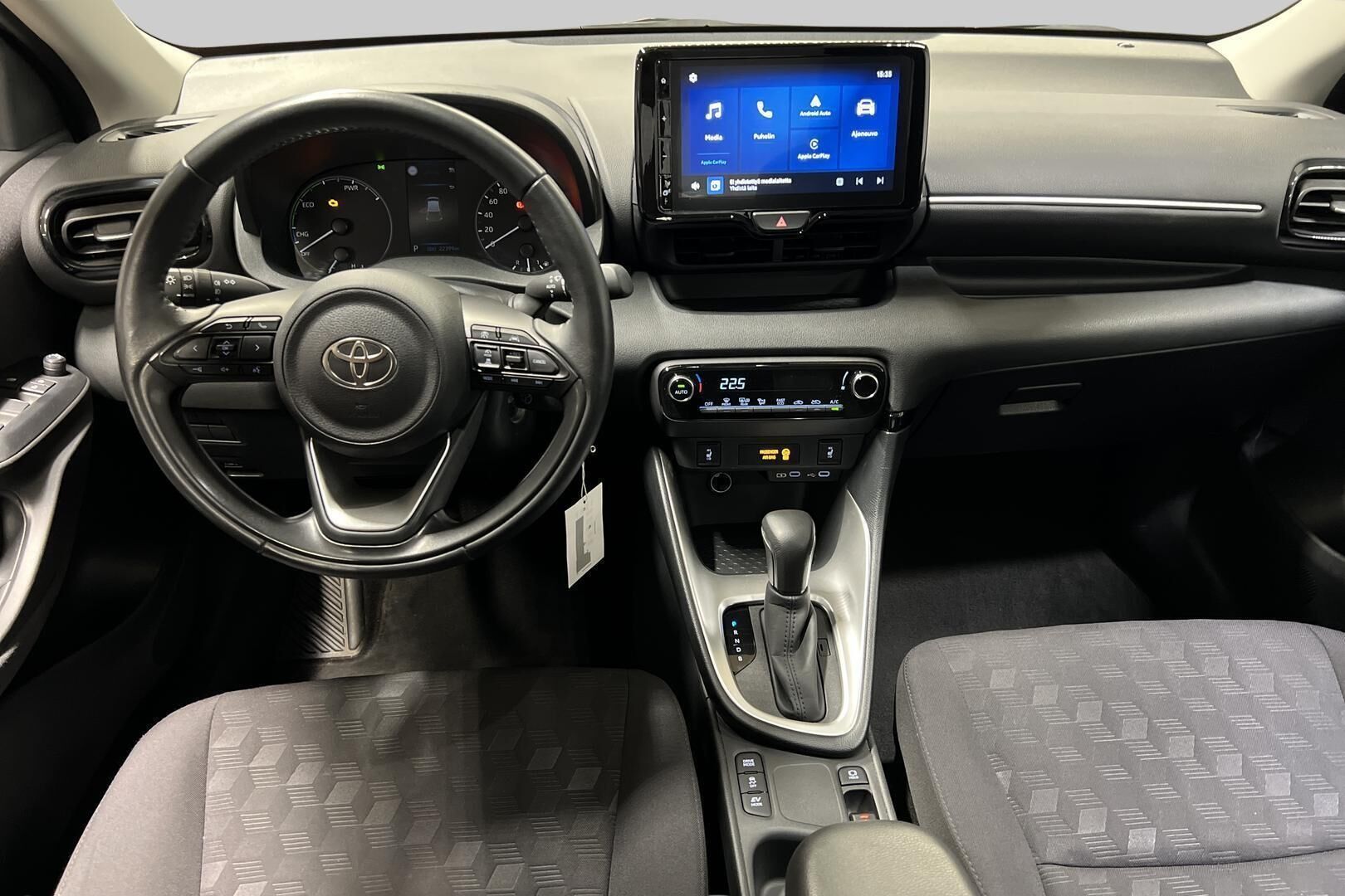 Toyota Yaris iso kuva 10