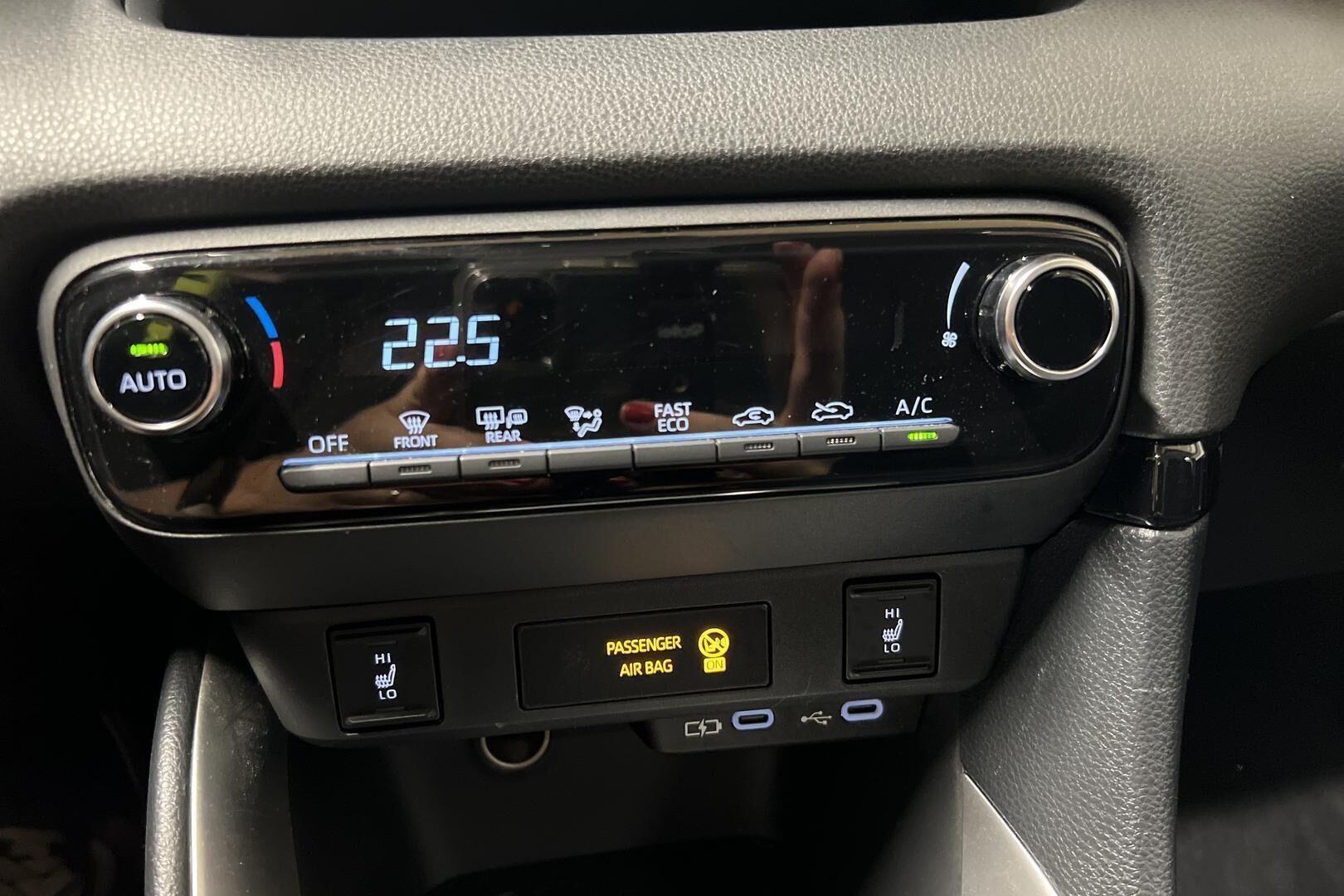 Toyota Yaris iso kuva 15