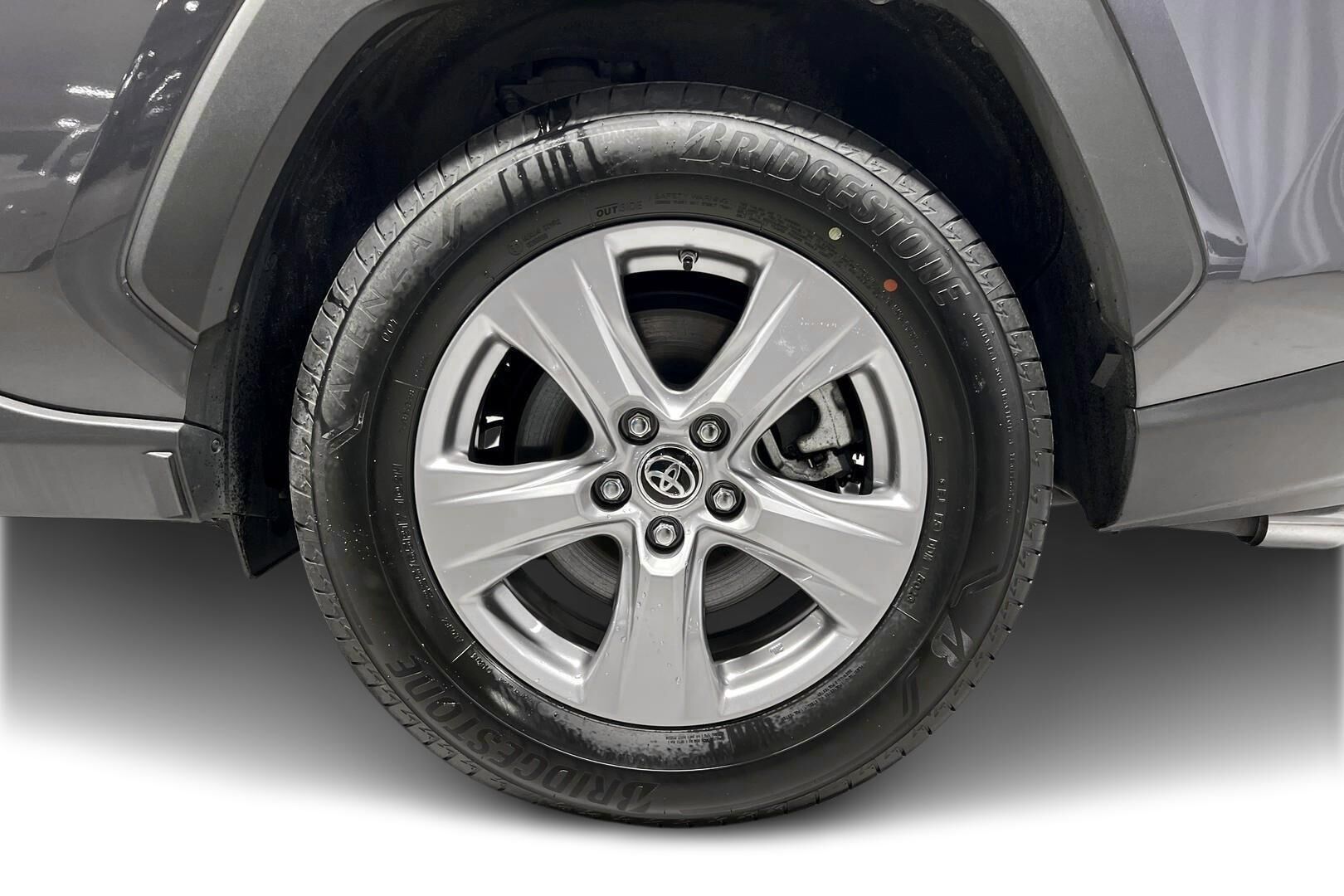 Toyota RAV4 iso kuva 12