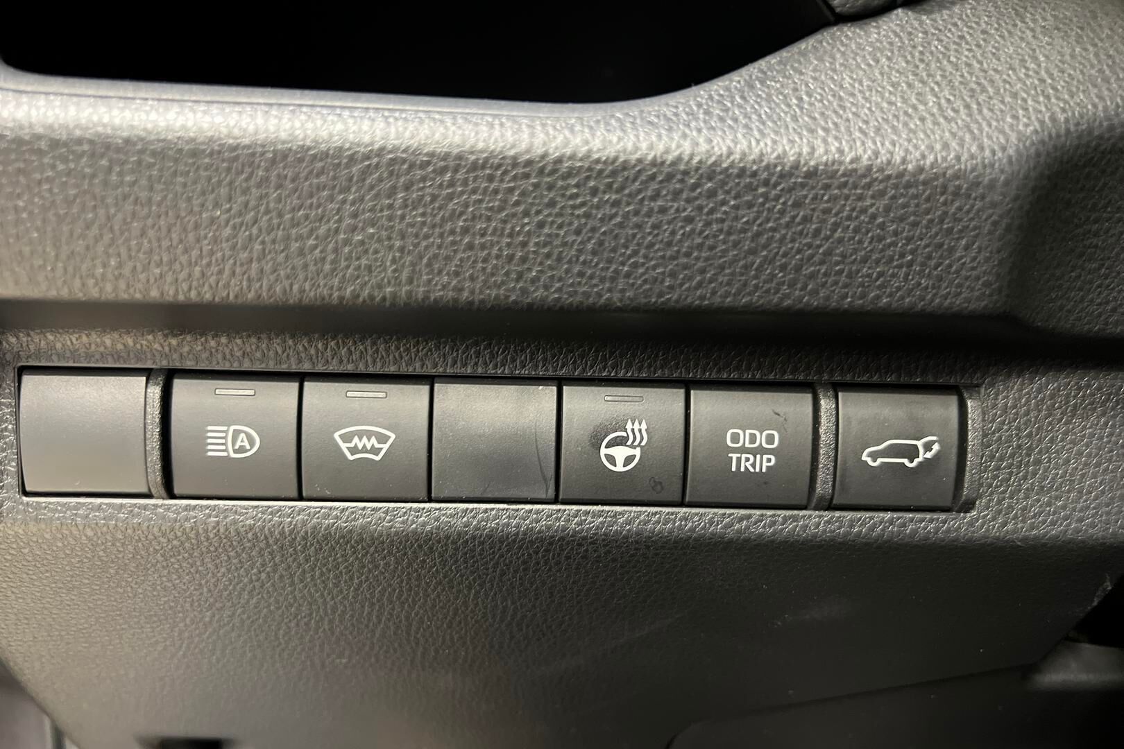 Toyota RAV4 iso kuva 19