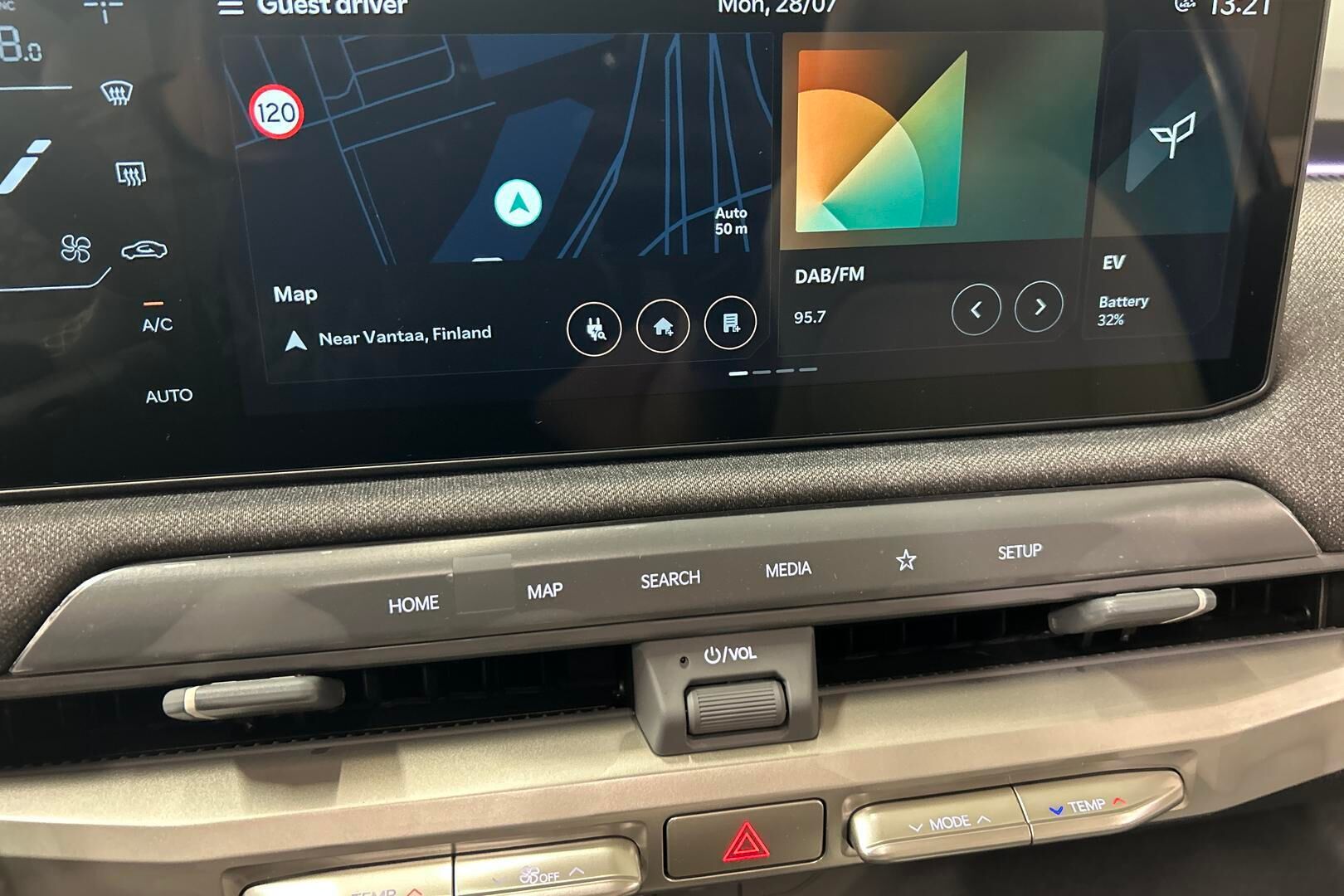 KIA EV3 iso kuva 16