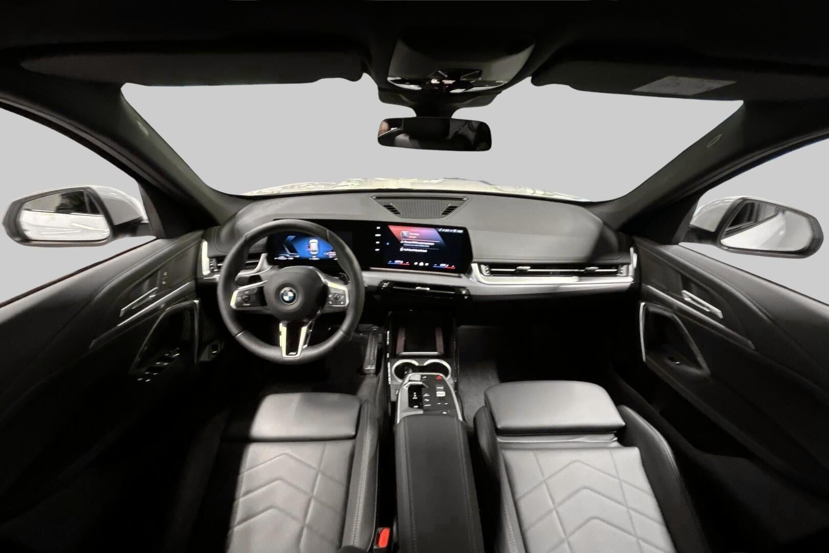 BMW X1 iso kuva 10
