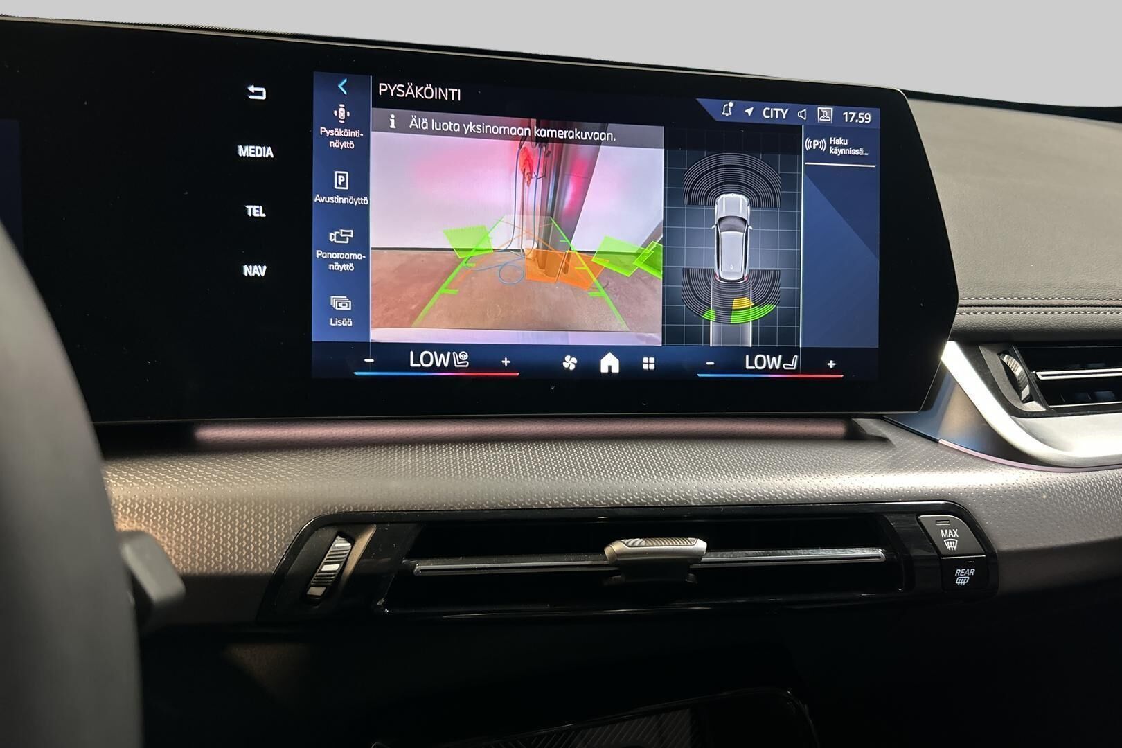 BMW X1 iso kuva 15