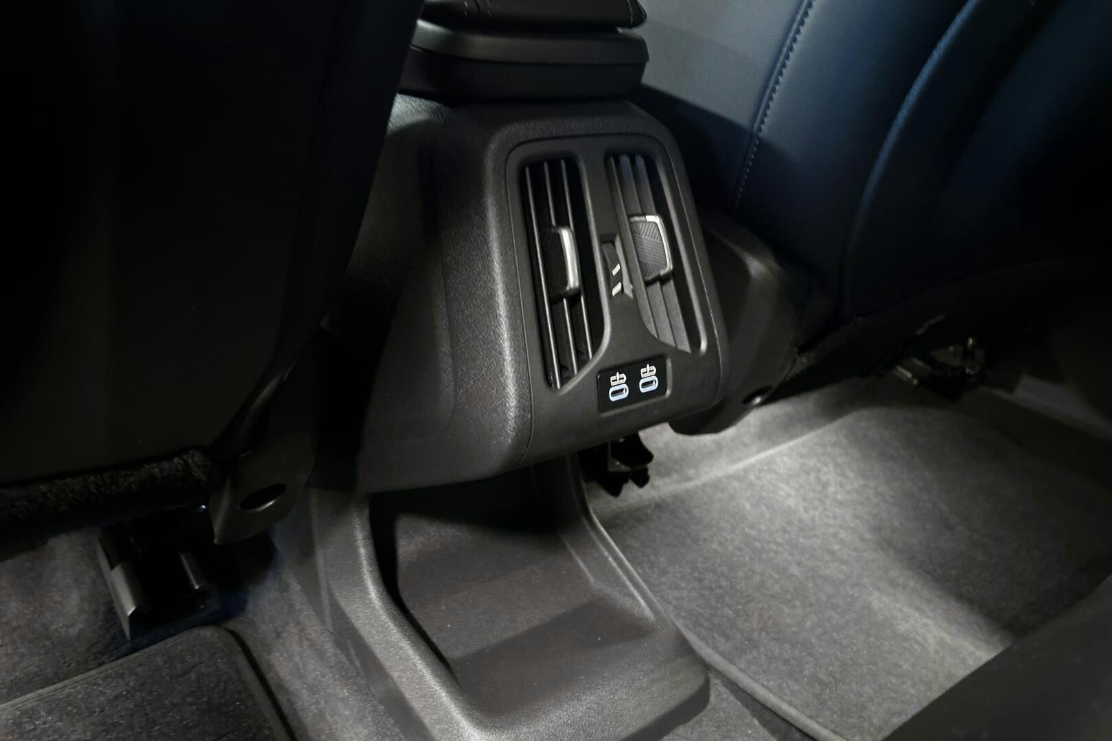 BMW X1 iso kuva 36