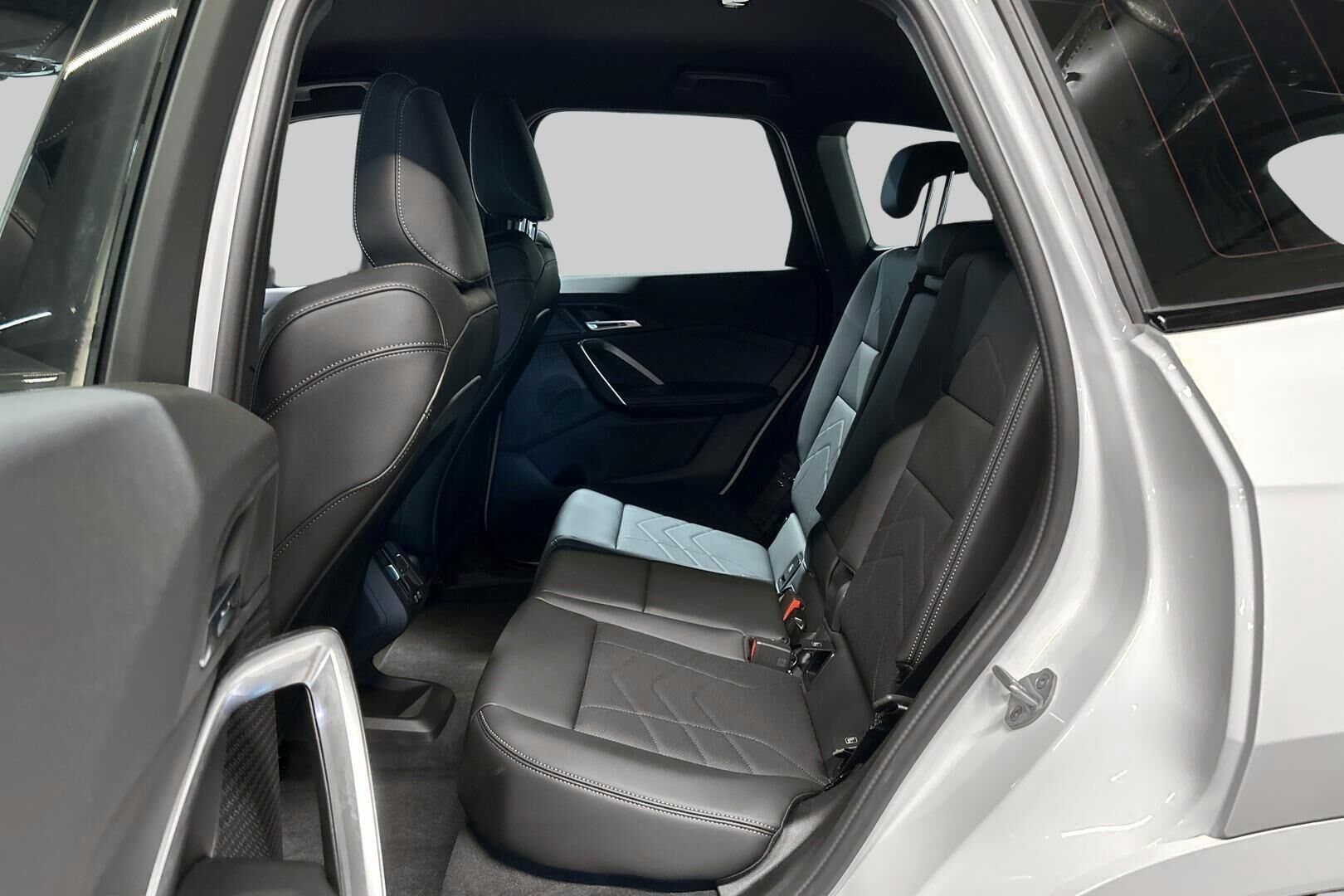 BMW X1 iso kuva 9