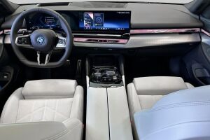 BMW 5-SARJA esikatselu 10