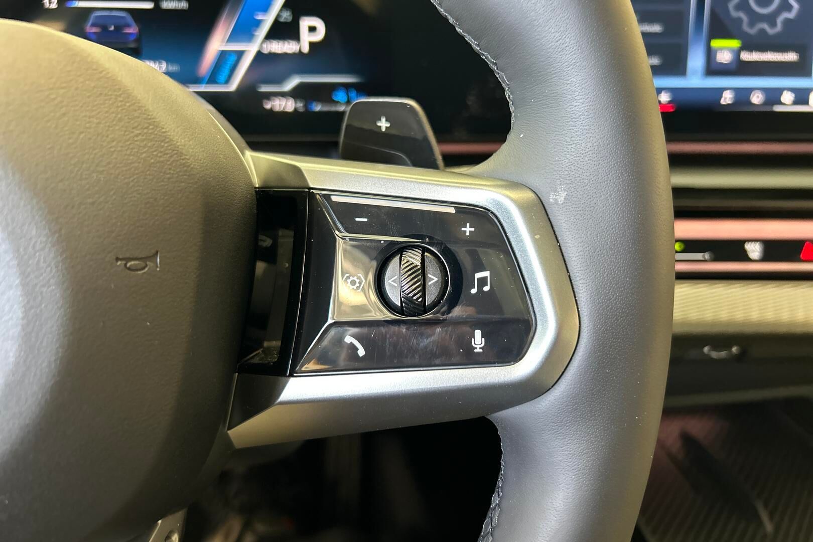BMW 5-SARJA iso kuva 18