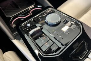 BMW 5-SARJA esikatselu 35