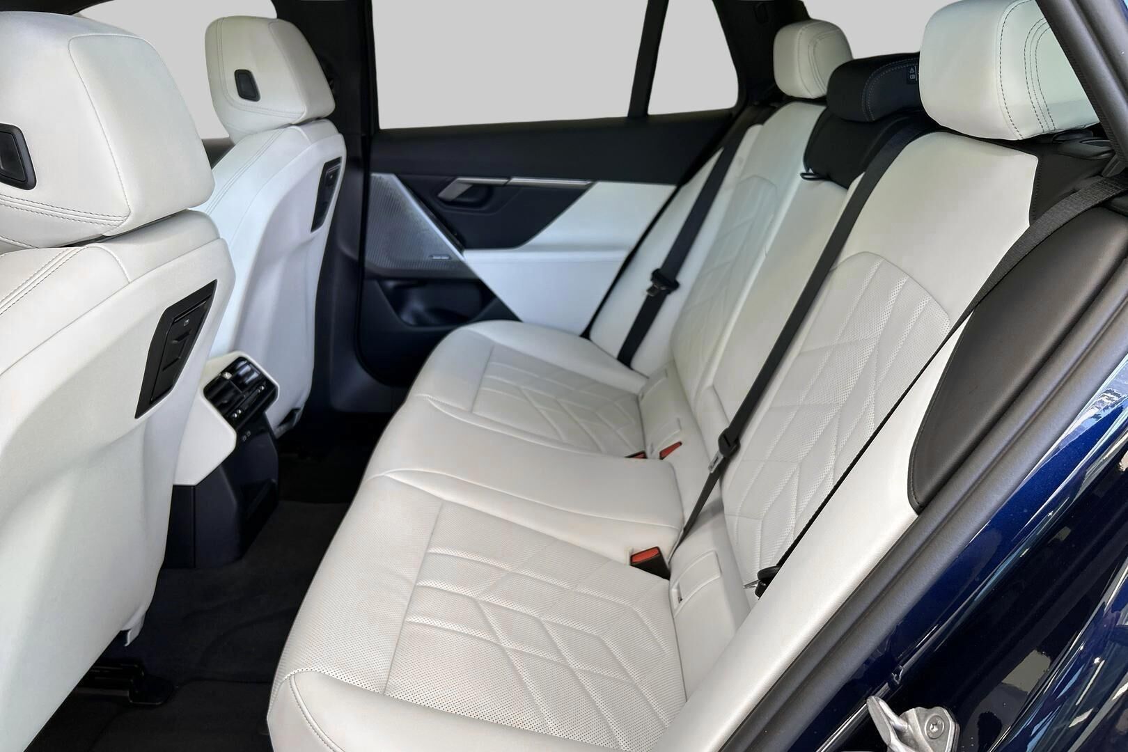BMW 5-SARJA iso kuva 9