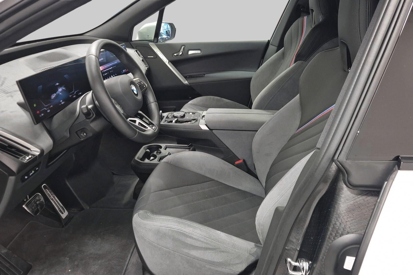 BMW iX iso kuva 7