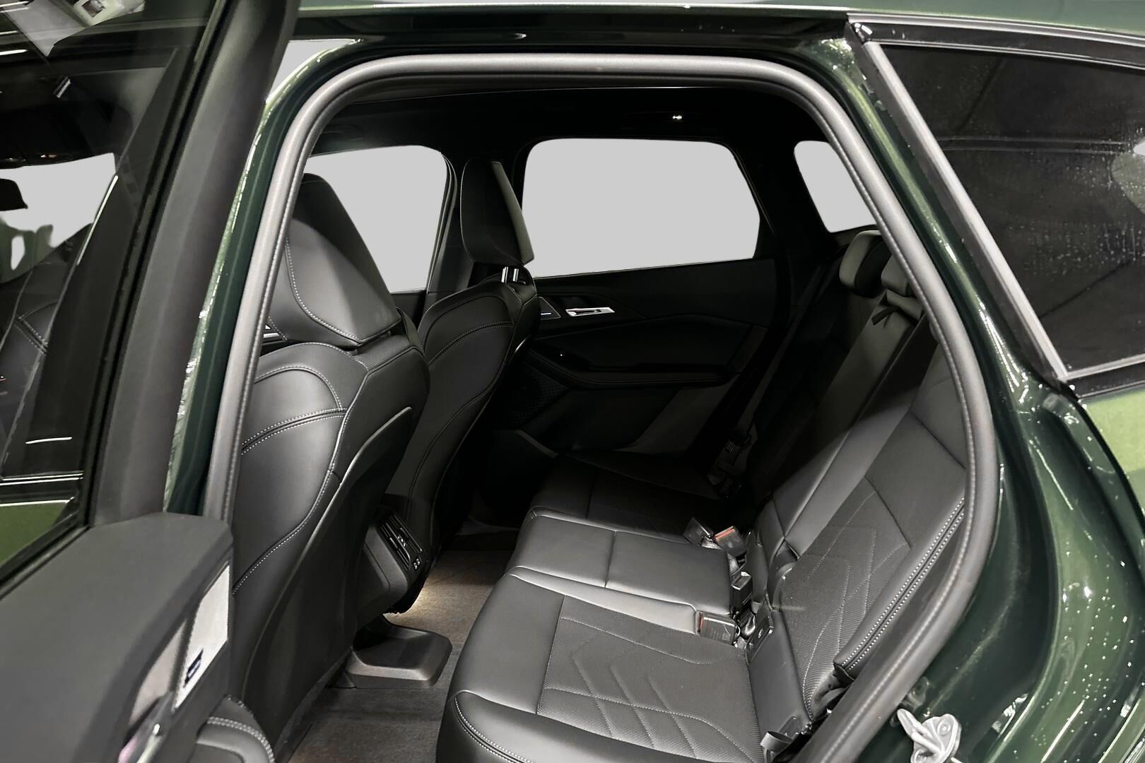 BMW 2-SARJA iso kuva 9