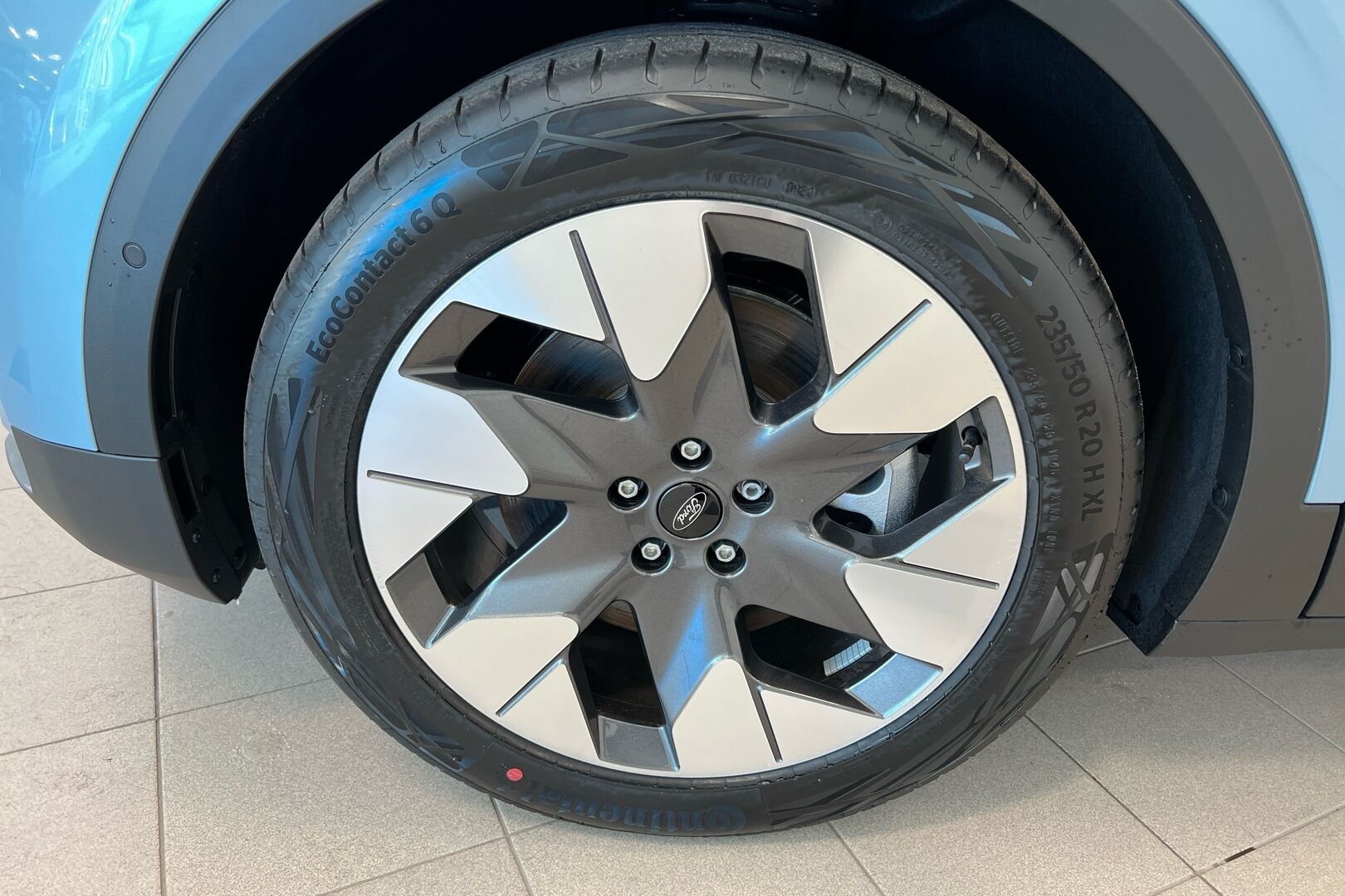 Ford Explorer iso kuva 10