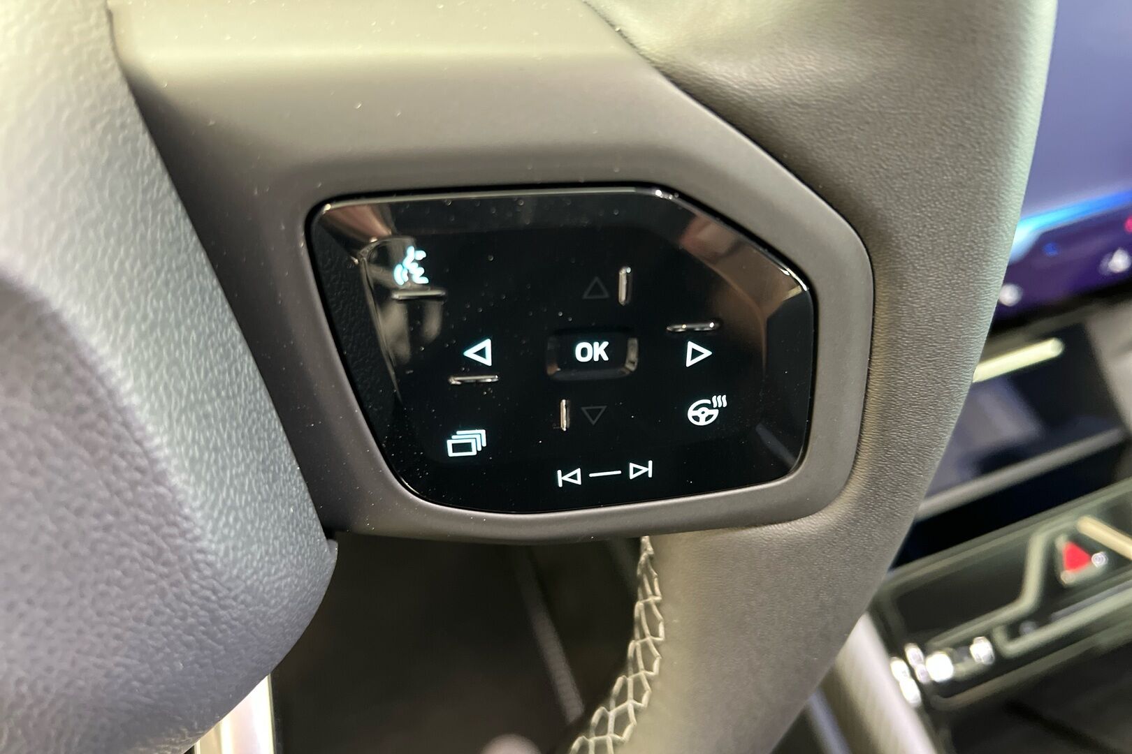 Ford Explorer iso kuva 16