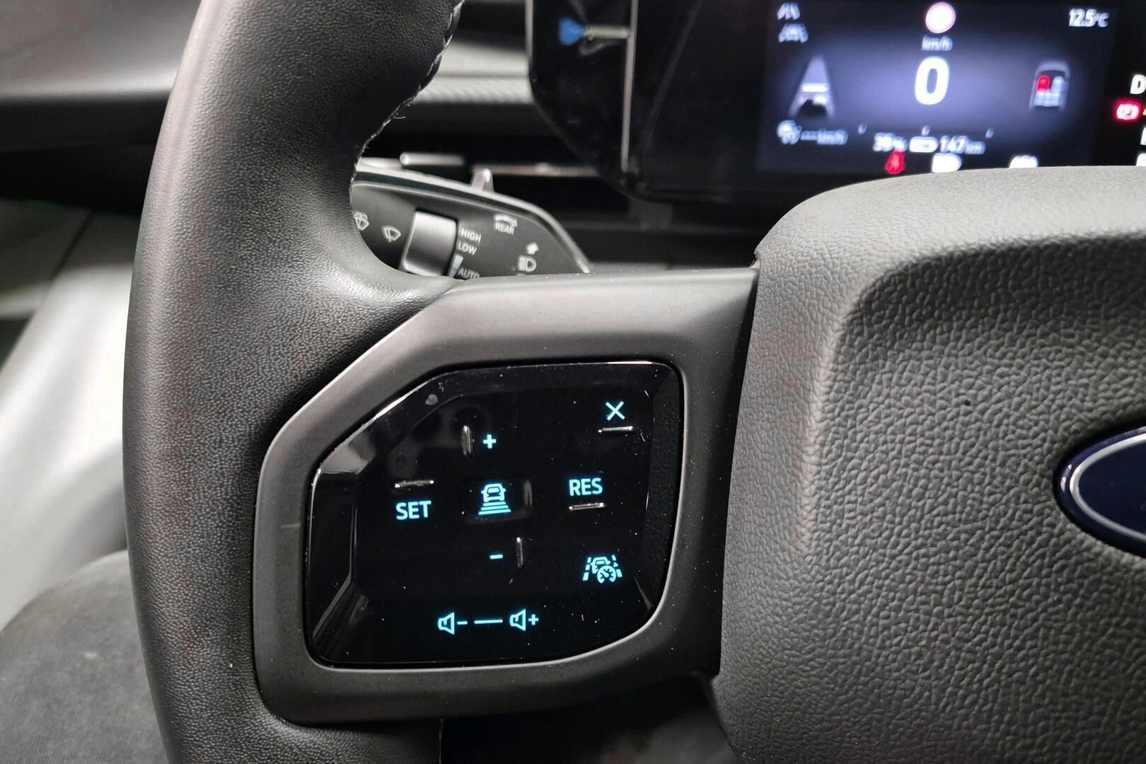 Ford Explorer iso kuva 11