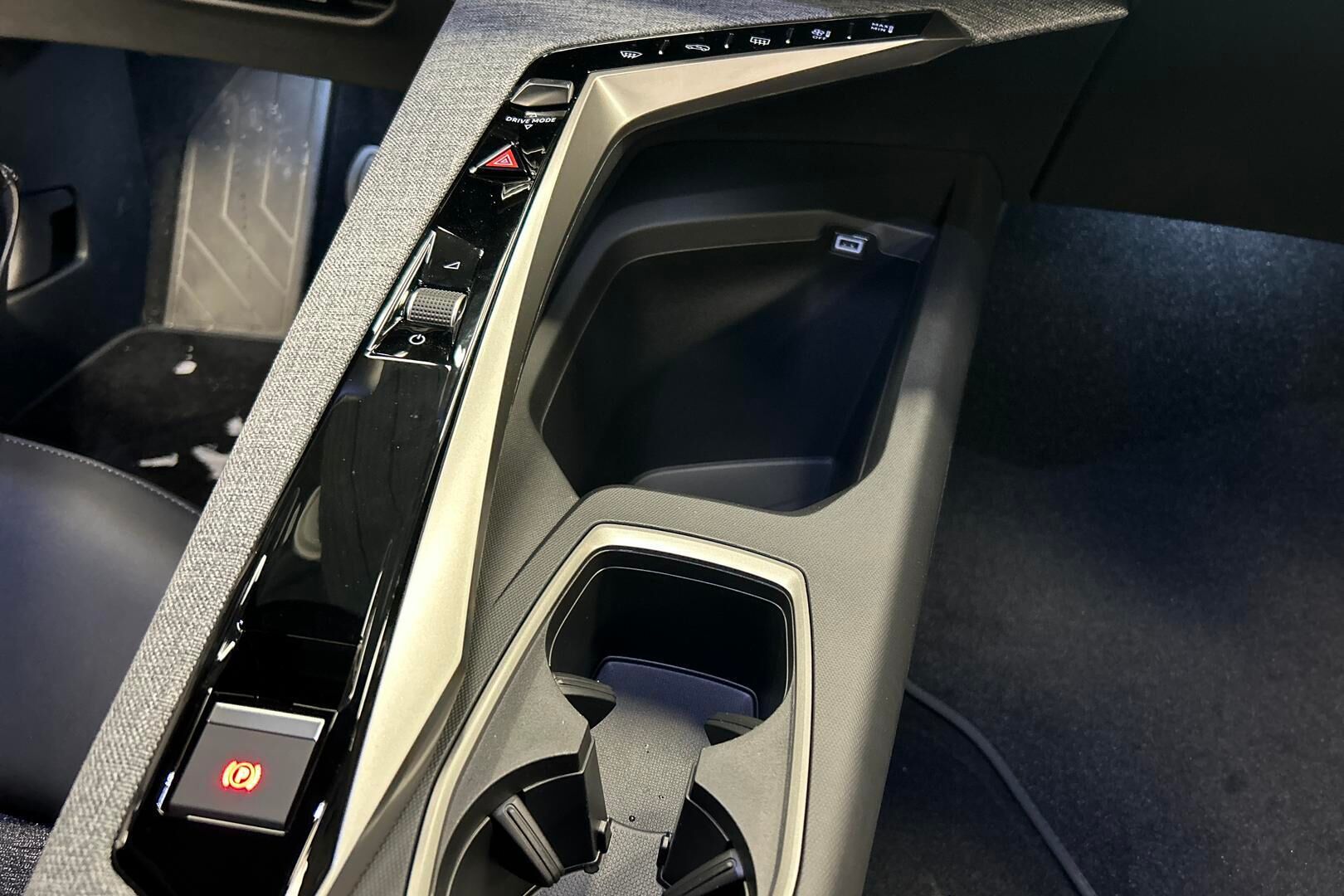 Peugeot 3008 iso kuva 16