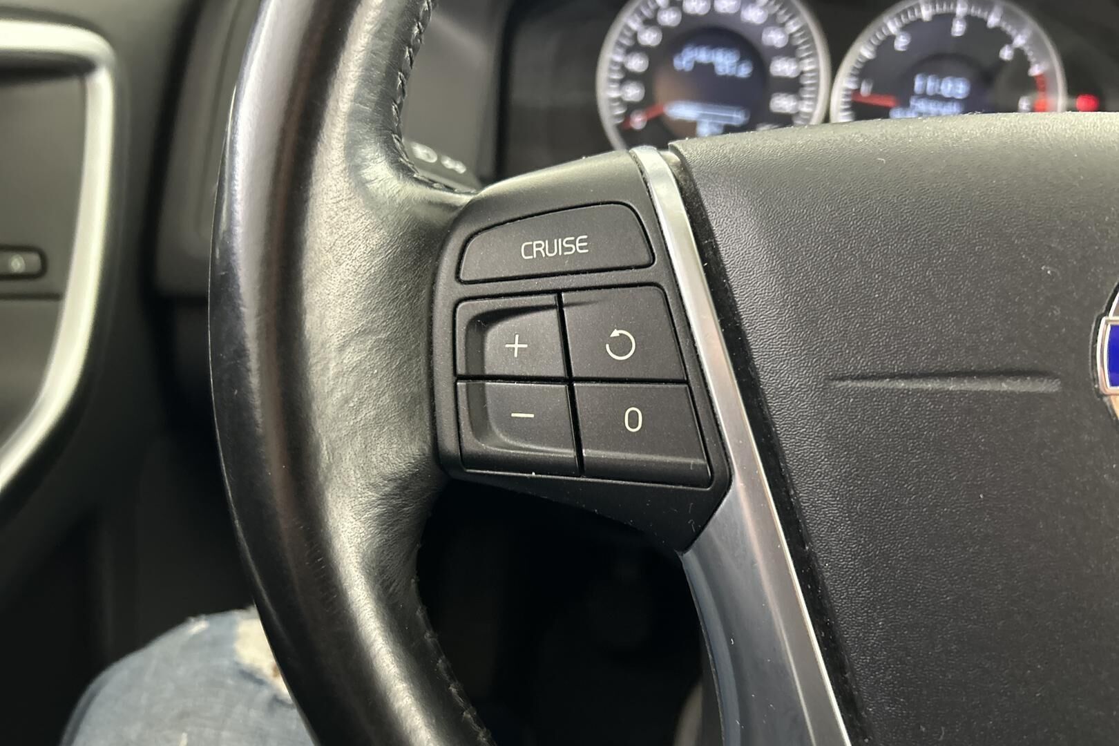 Volvo XC60 iso kuva 15