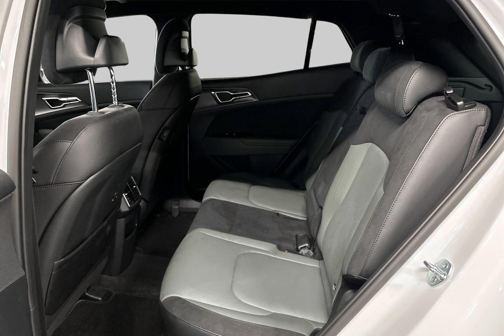 Kia Sportage iso kuva 7