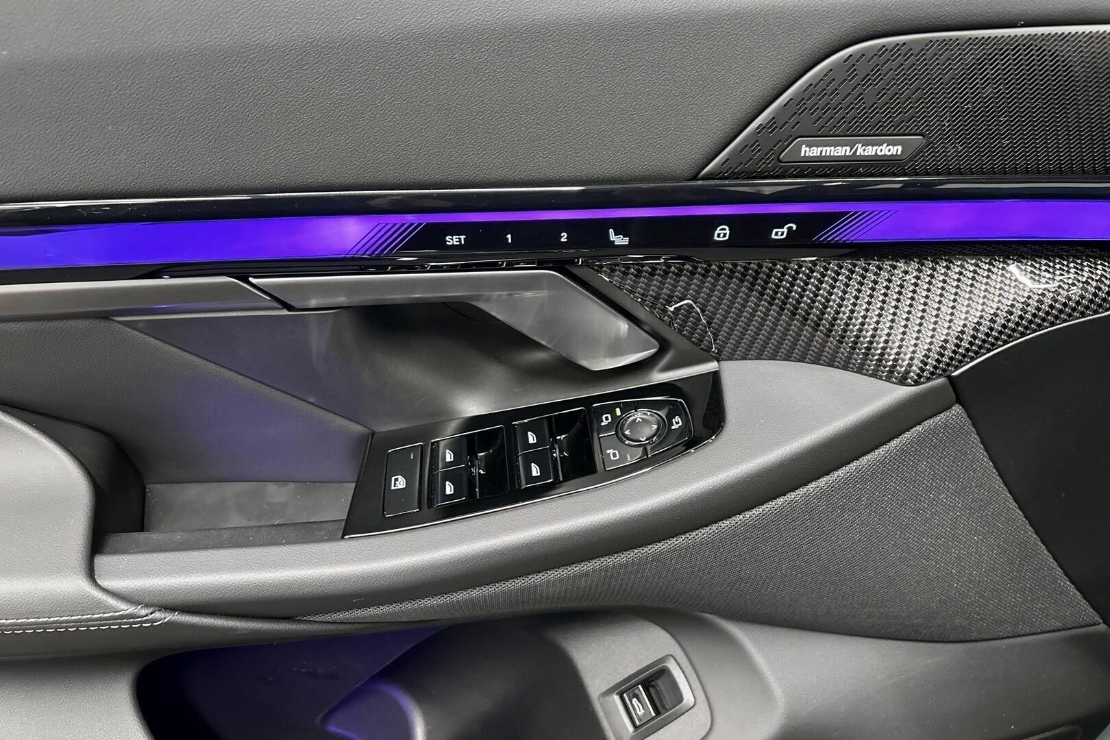 BMW i5 iso kuva 16
