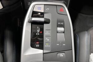 BMW iX1 esikatselu 15