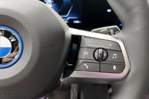 BMW iX1 esikatselu 16