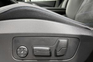 BMW iX1 esikatselu 19