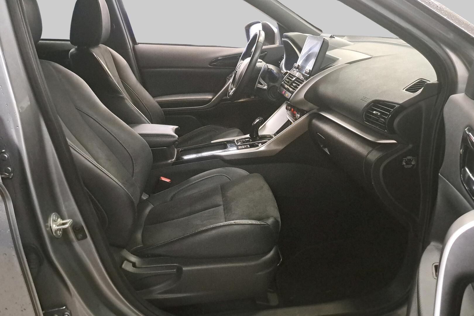 MITSUBISHI ECLIPSE CROSS iso kuva 4