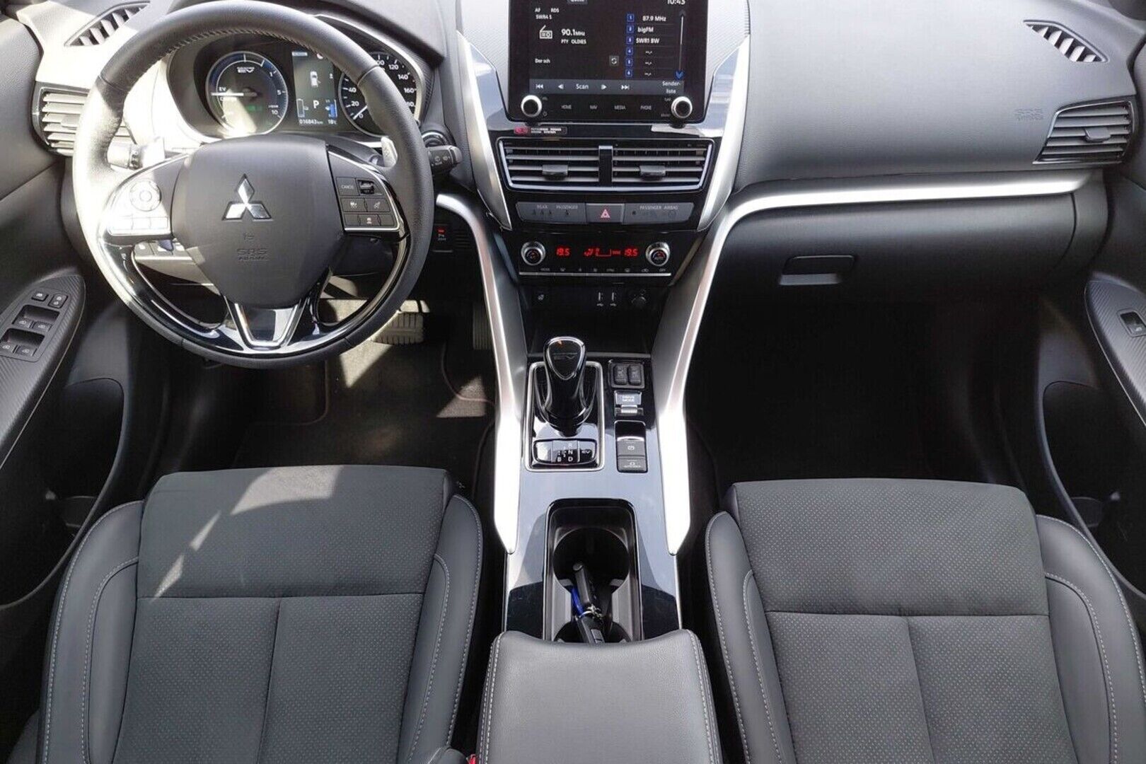 MITSUBISHI ECLIPSE CROSS iso kuva 0