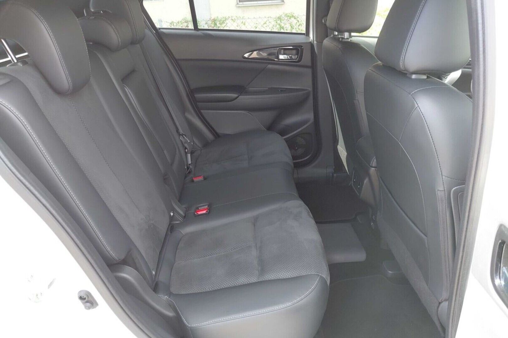 MITSUBISHI ECLIPSE CROSS iso kuva 1