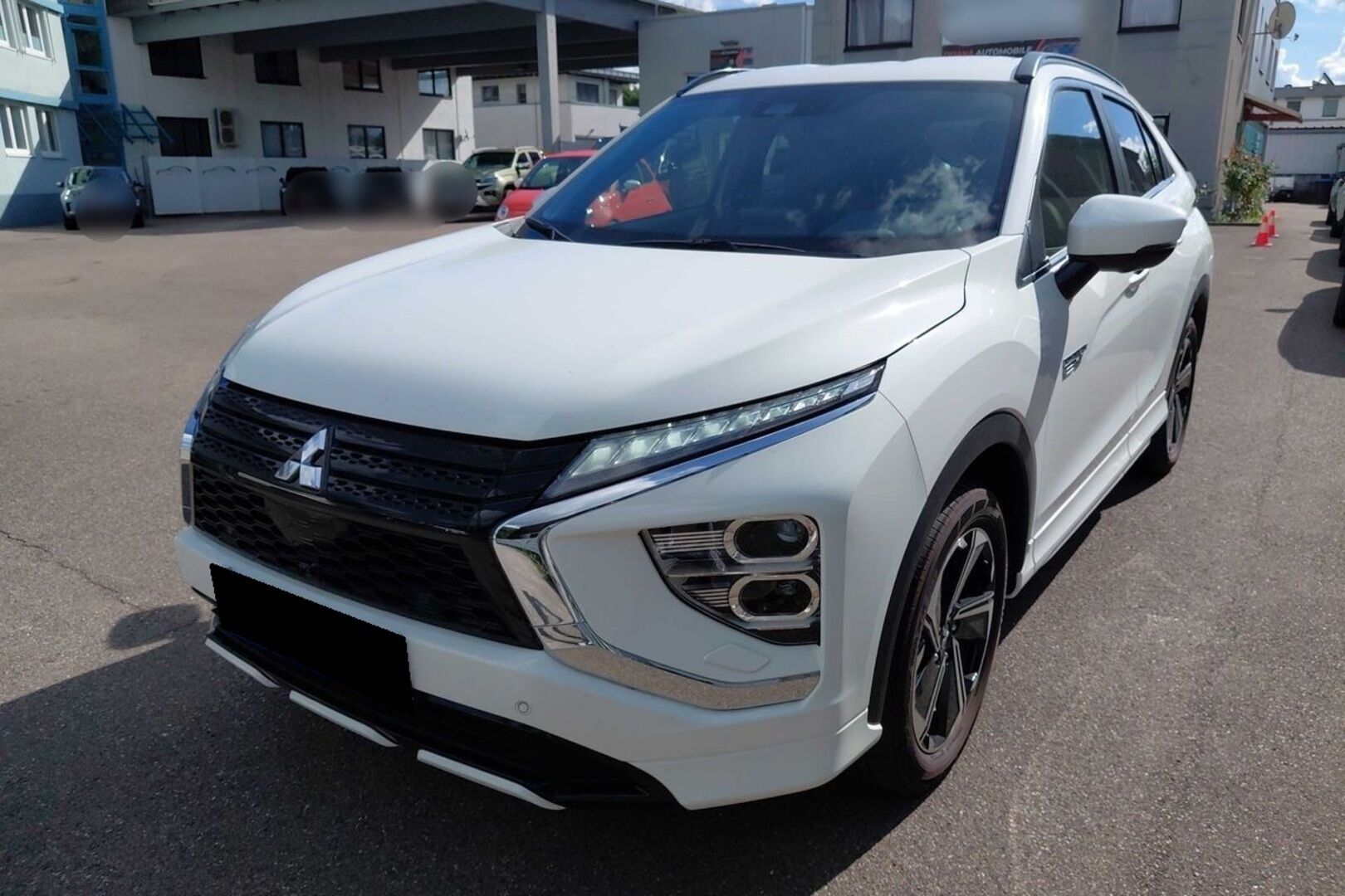 MITSUBISHI ECLIPSE CROSS iso kuva 3