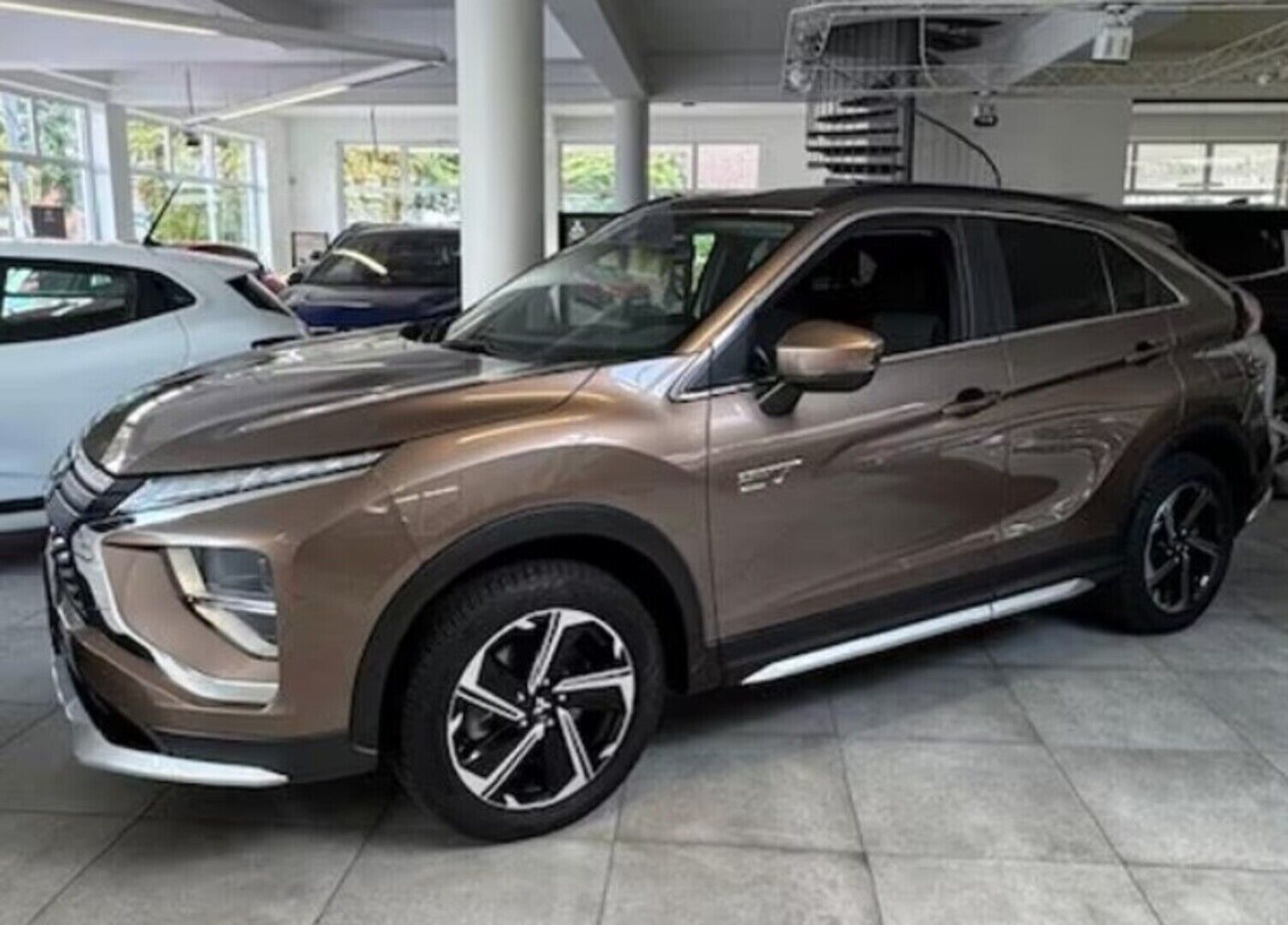 MITSUBISHI ECLIPSE CROSS iso kuva 1
