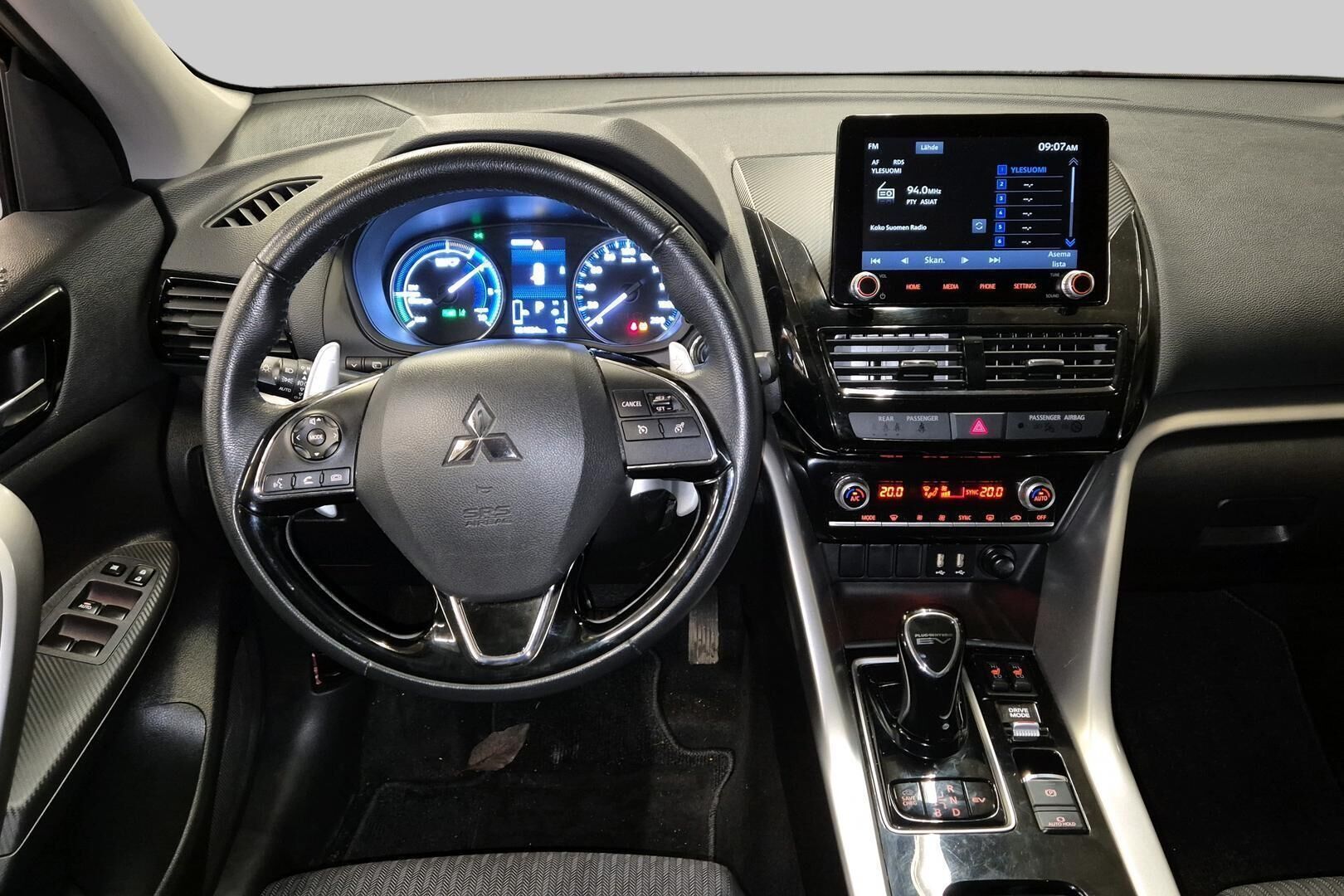 MITSUBISHI ECLIPSE CROSS iso kuva 2