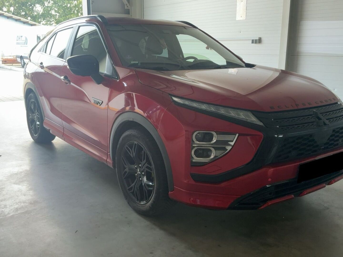MITSUBISHI ECLIPSE CROSS iso kuva 2