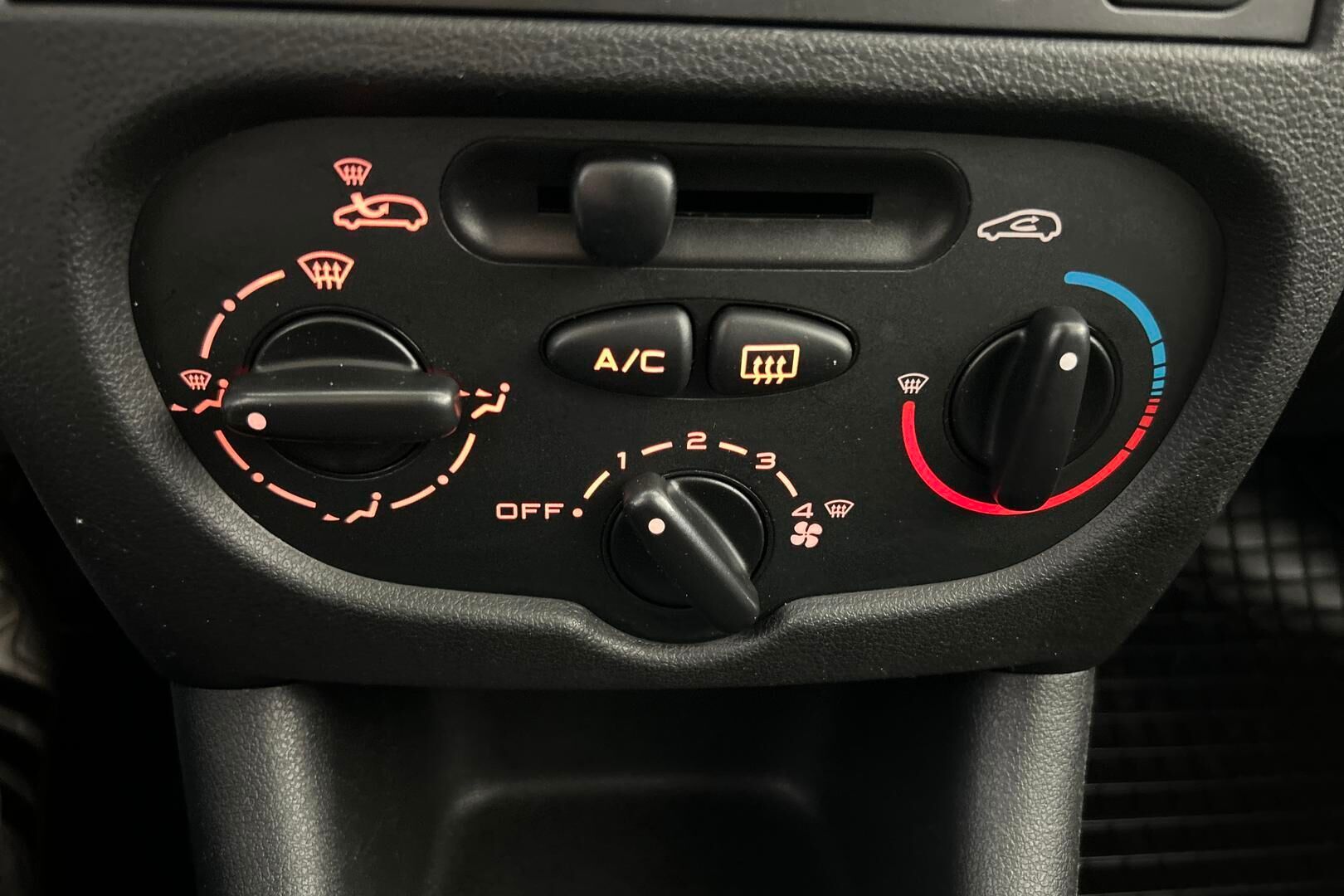 Peugeot 206+ iso kuva 16
