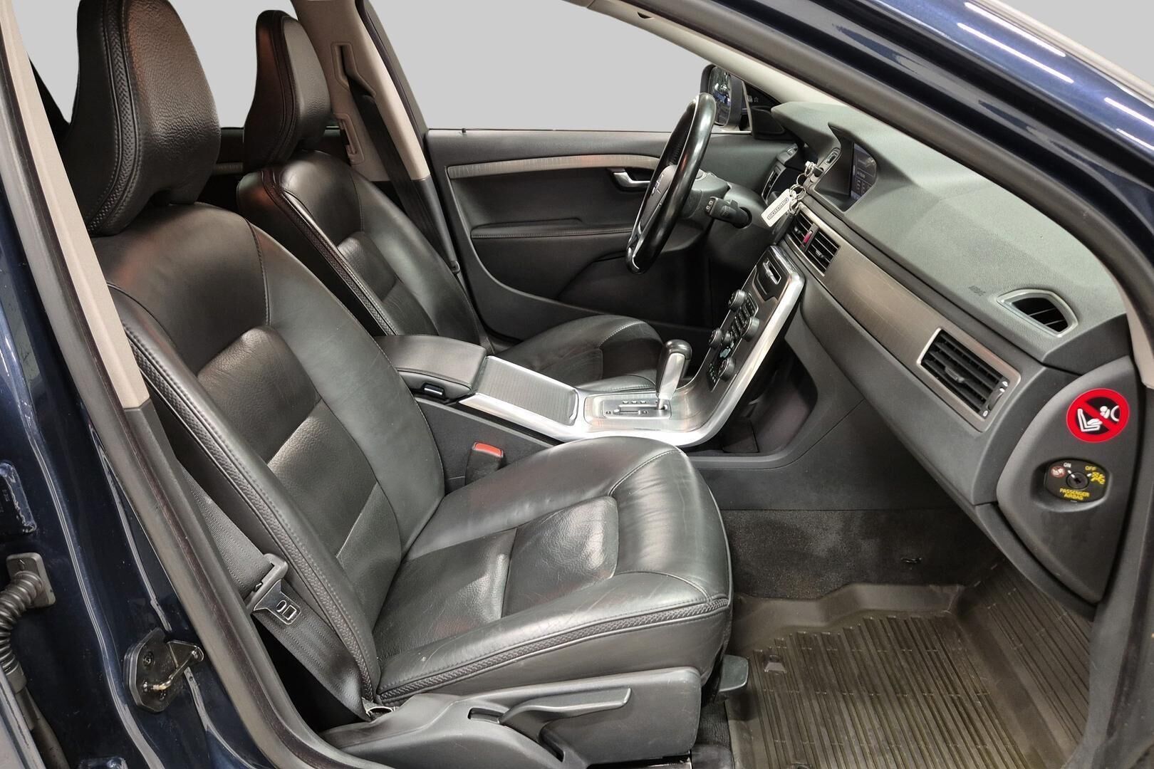 Volvo XC70 iso kuva 4