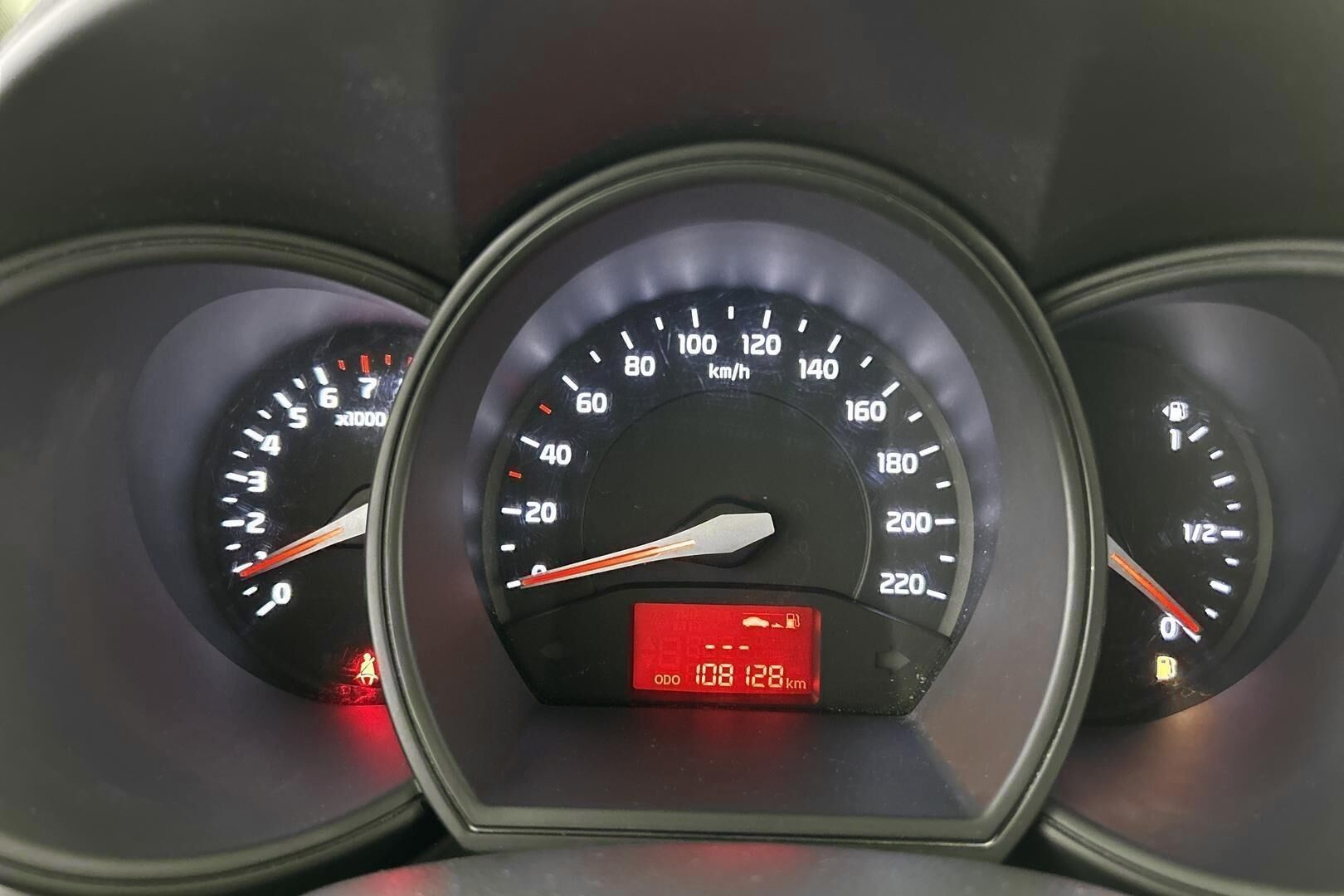 Kia Rio iso kuva 14