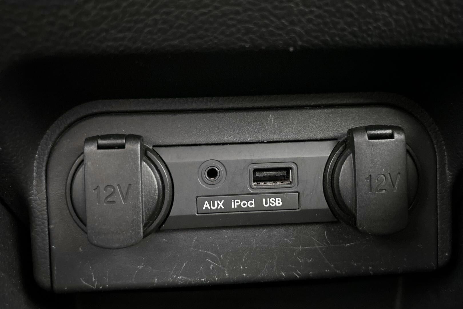 Kia Rio iso kuva 17