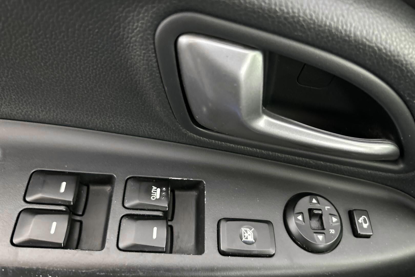 Kia Rio iso kuva 22