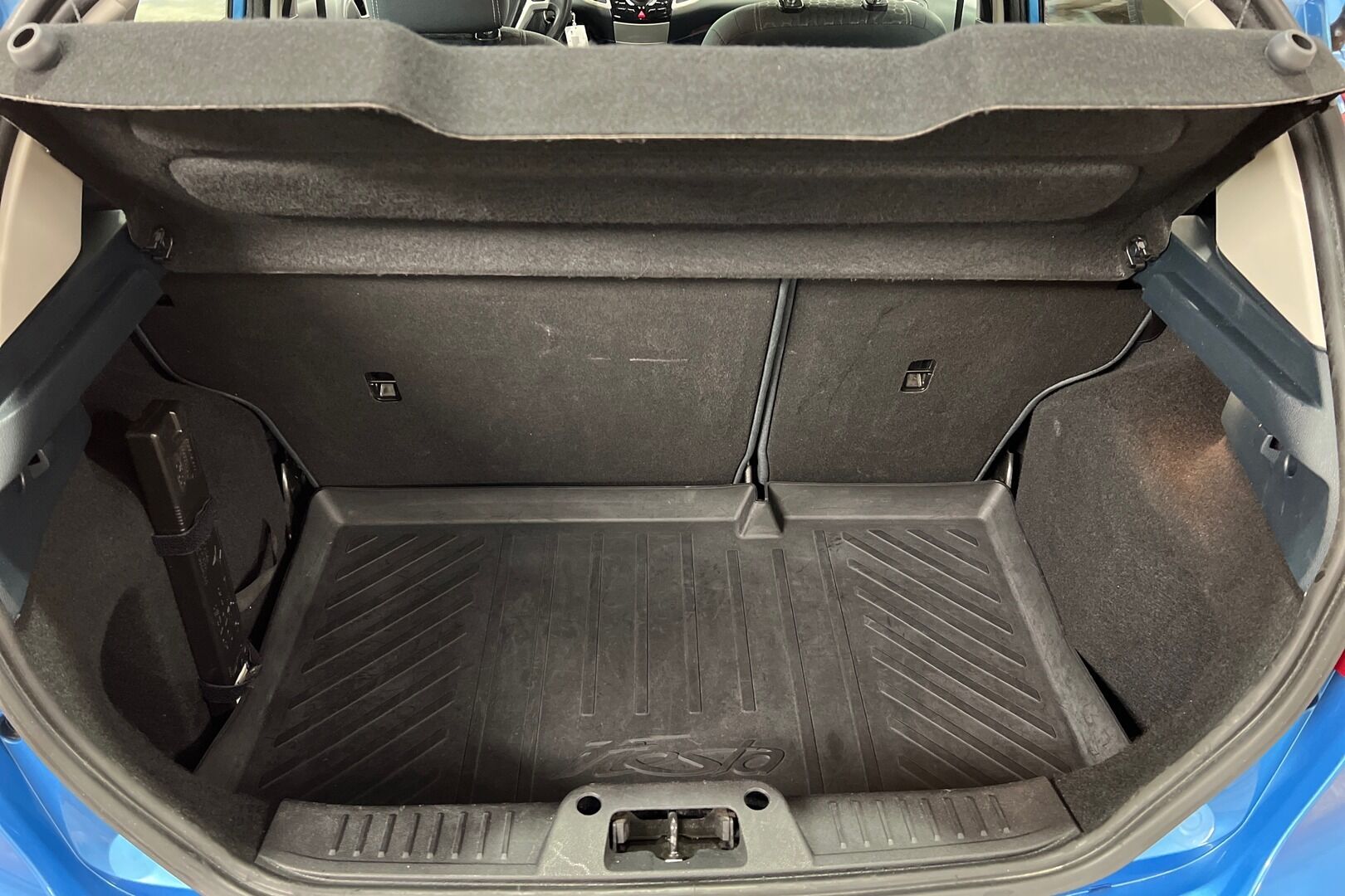 Ford Fiesta iso kuva 10